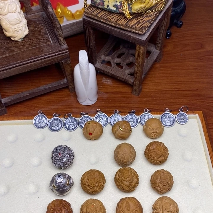 李***怪文仲纯手工猴头核雕