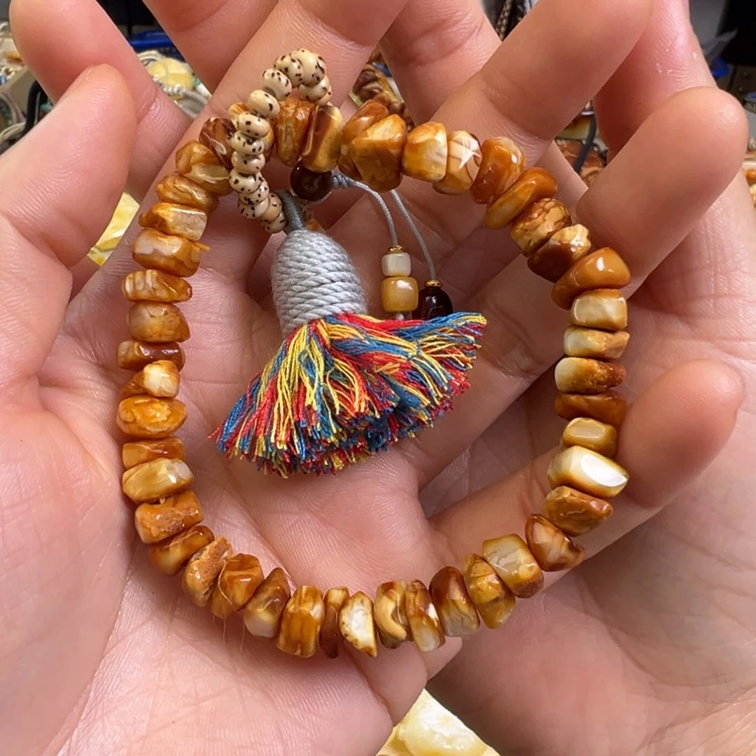 蜜蜡裸石未镶嵌蜜蜡