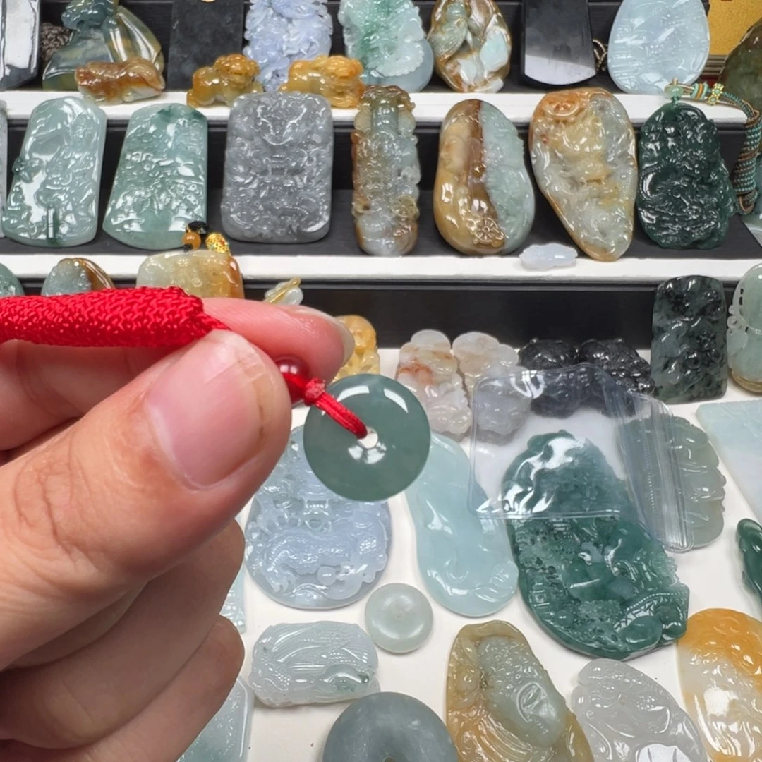 小***了翡翠未镶嵌颈饰天然