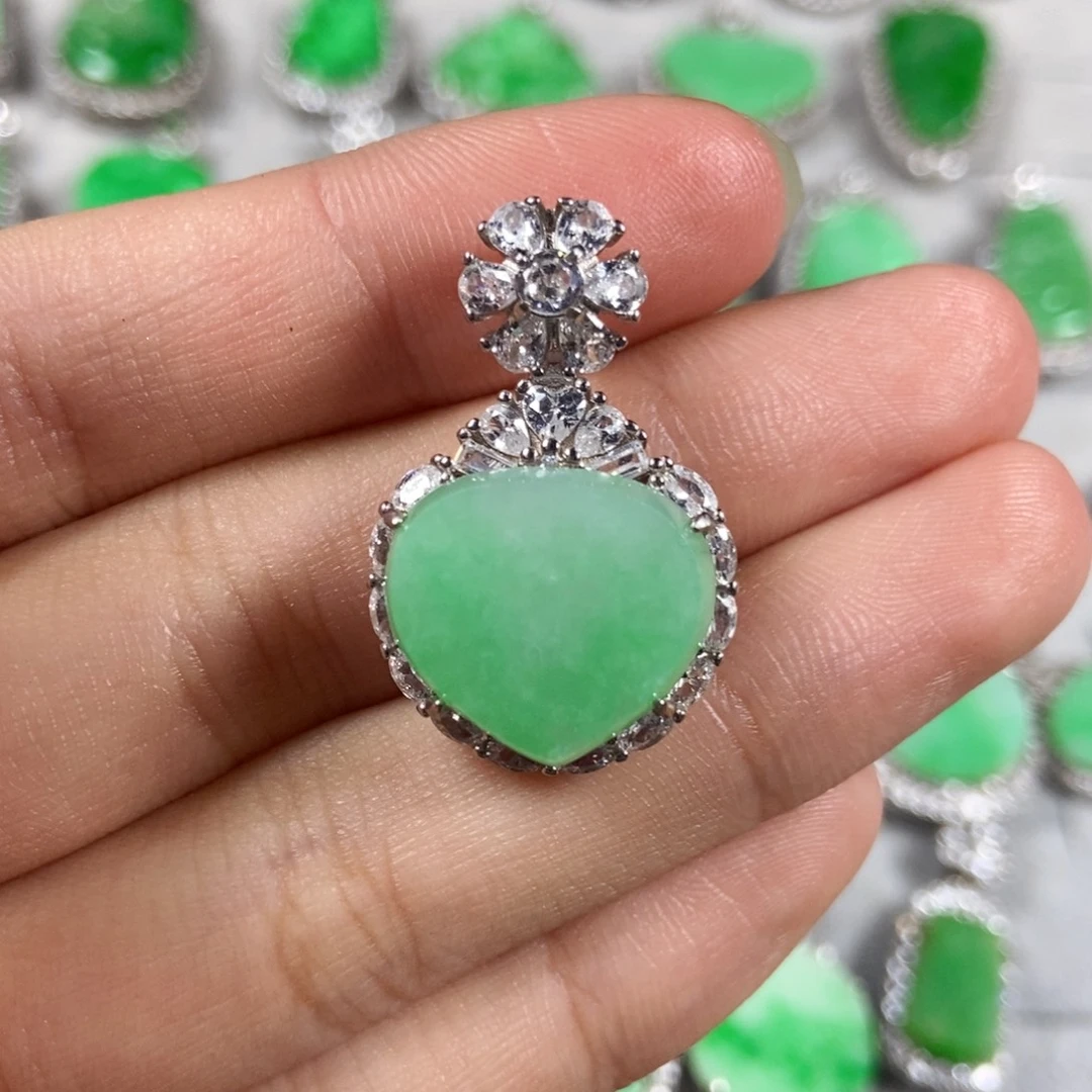 颈饰未镶嵌翡翠爱心