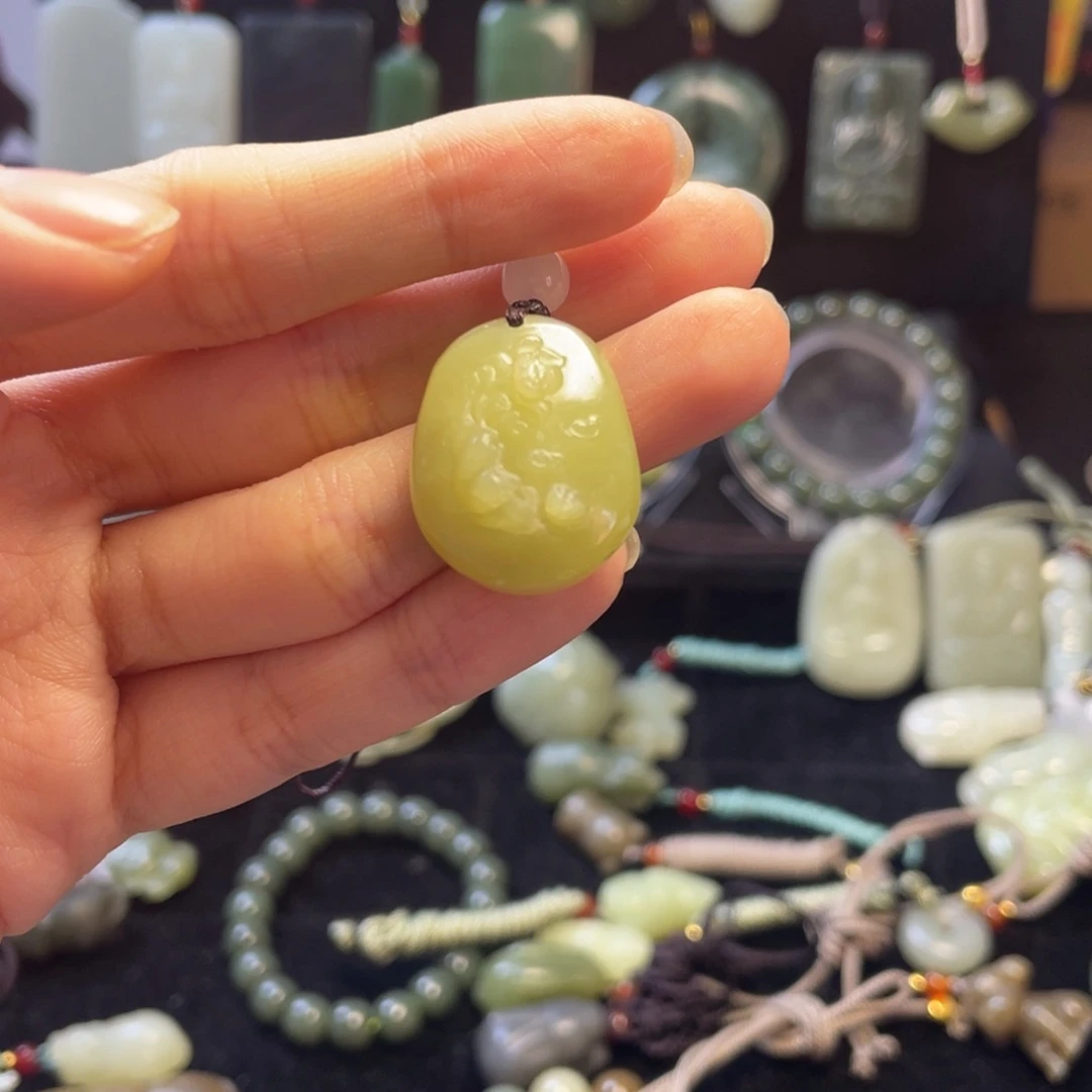 和田玉未镶嵌手机链