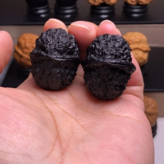 文玩核桃把件麒麟地闷17