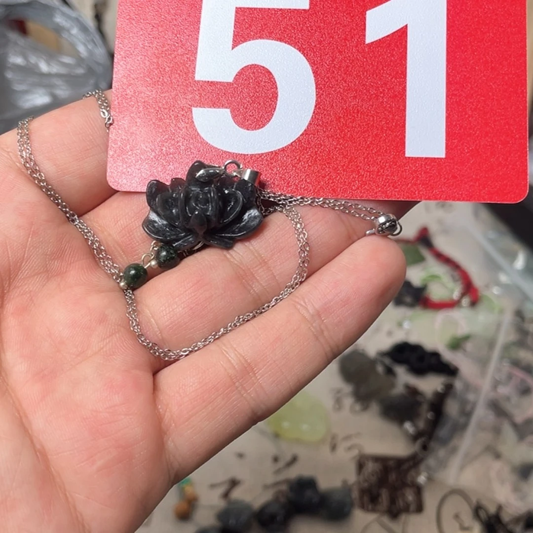 蛇纹石玉颈饰合金刺*！