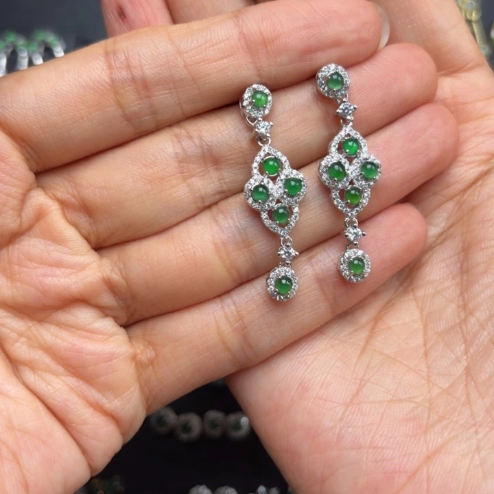 芸***姐翡翠银S925镶嵌耳饰