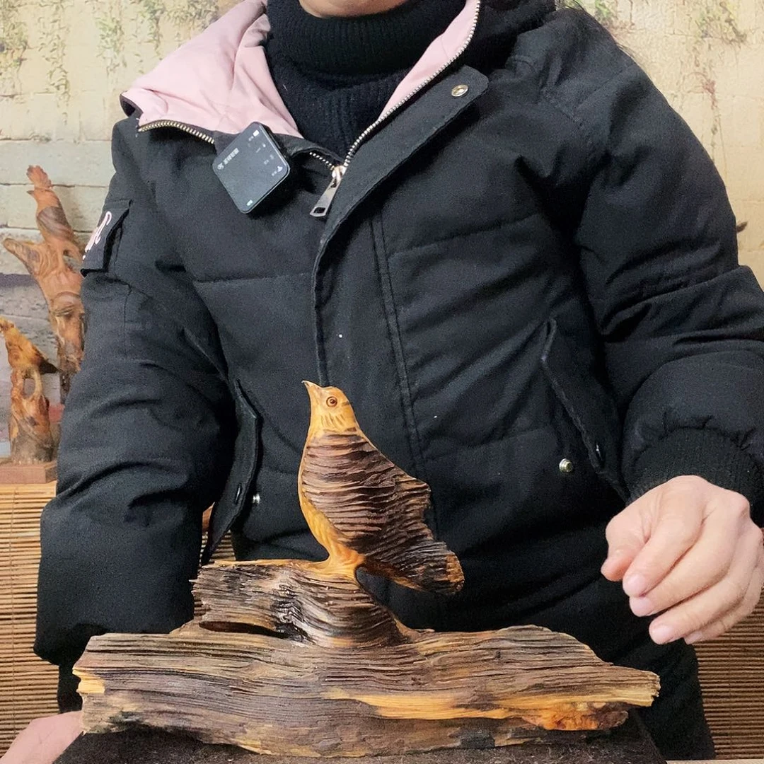 松木.****.琥珀木随行巧雕