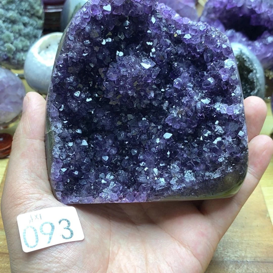 未镶嵌水晶大型摆件（非配饰）