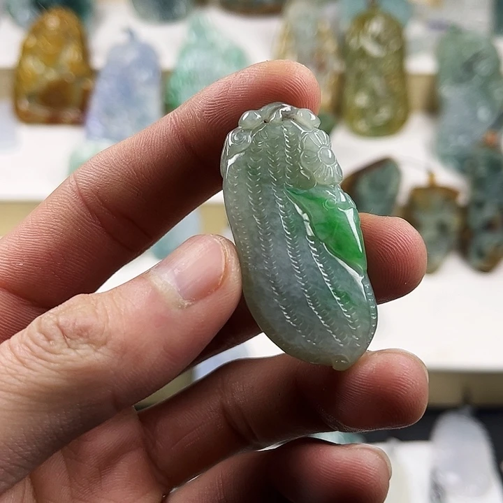 定制翡翠未镶嵌翡翠