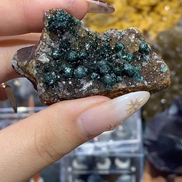 石材砂糖水晶孔雀球体好