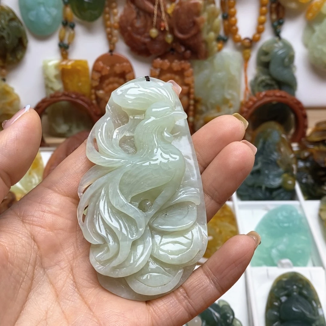 蛇纹石玉未镶嵌颈饰潘*哥