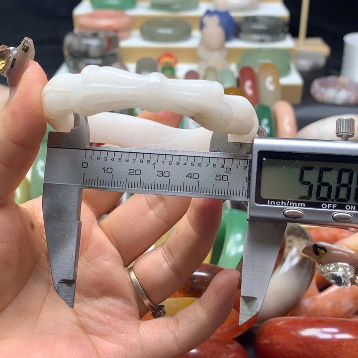 未镶嵌手镯石英质玉