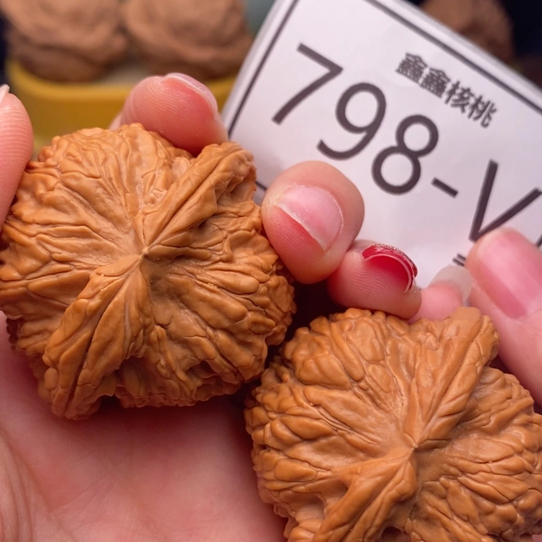 把件桃核白狮子44……