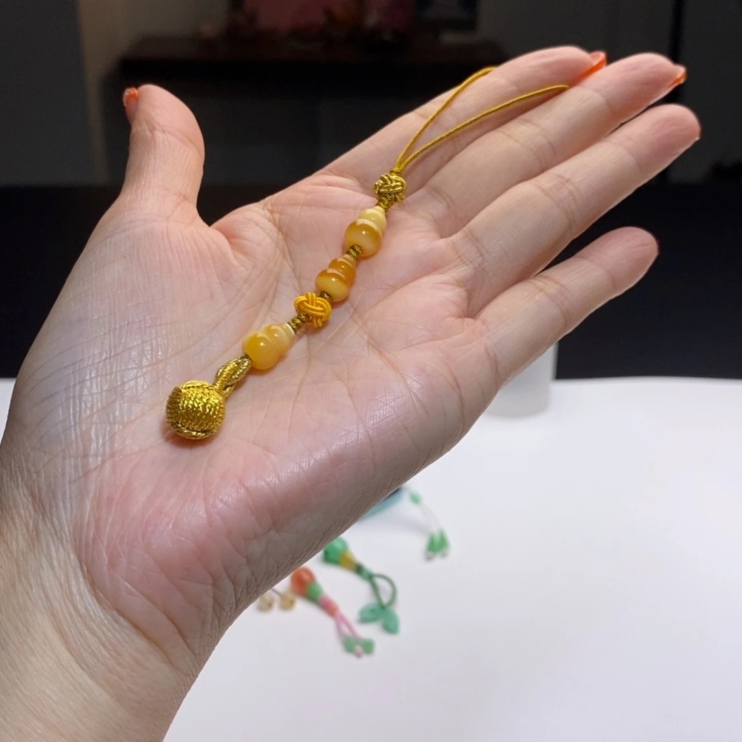 石英质玉（缅黄）合金颈饰