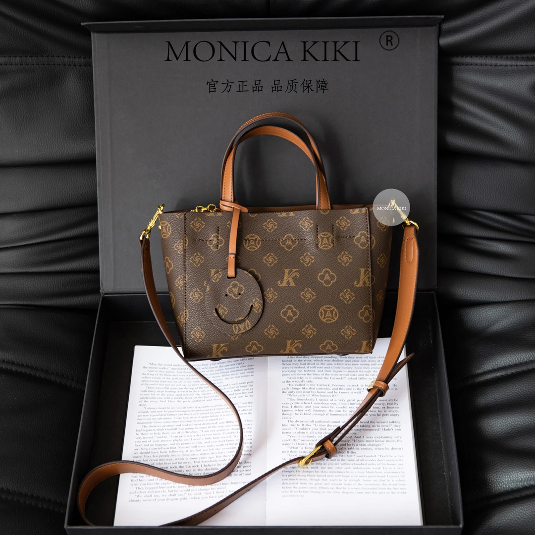 2025秋季新款复古复古风耐磨印花托特包港风耐刮通勤斜挎包防盗