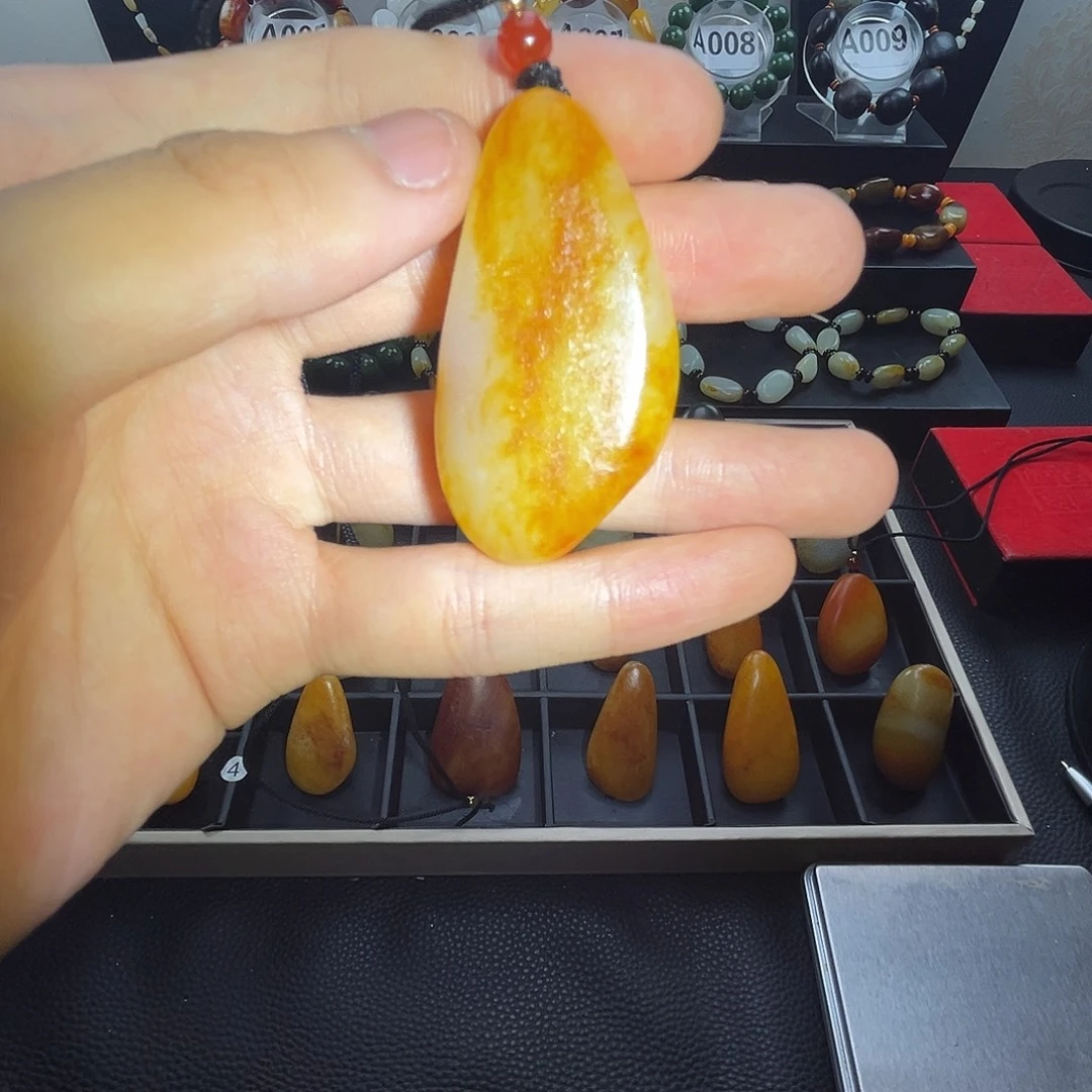 吊坠(赠链)未镶嵌和田玉