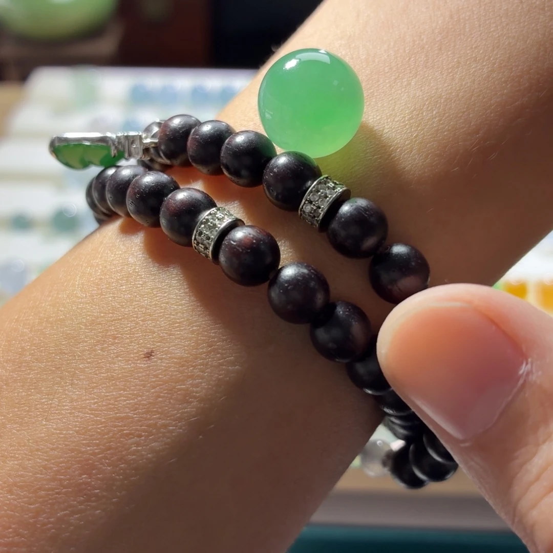 定制翡翠未镶嵌满绿很漏的一颗