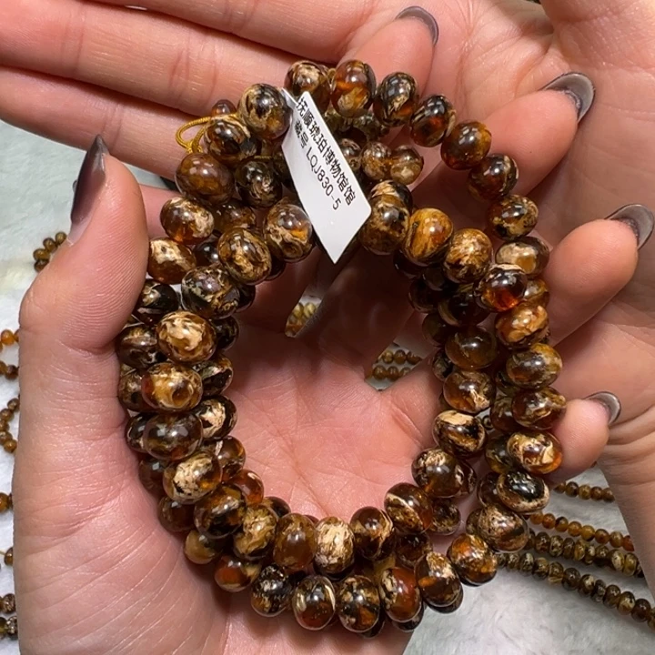 王***道琥珀未镶嵌裸石抚顺琥珀干白花9m