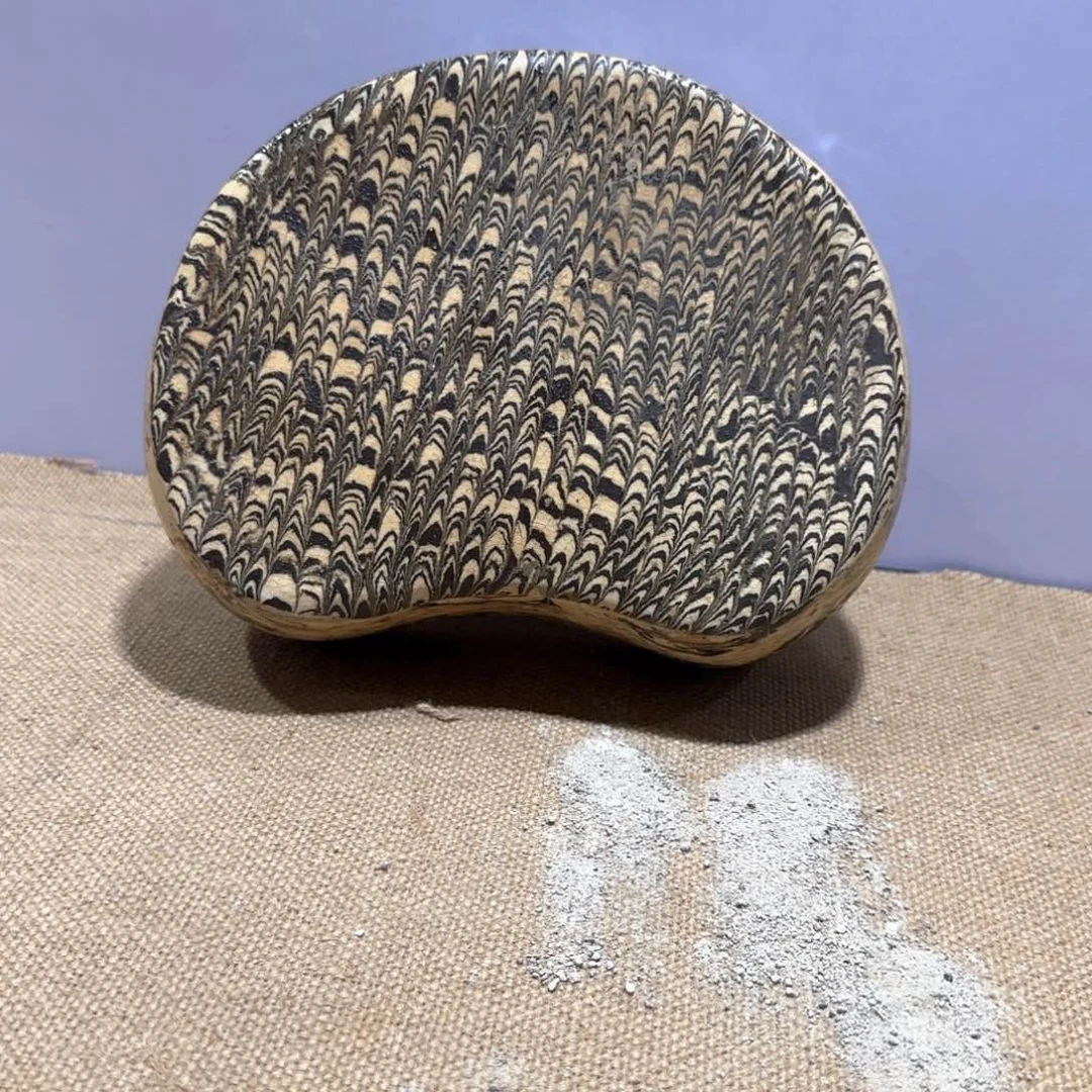 用***8瓷片瓷器。