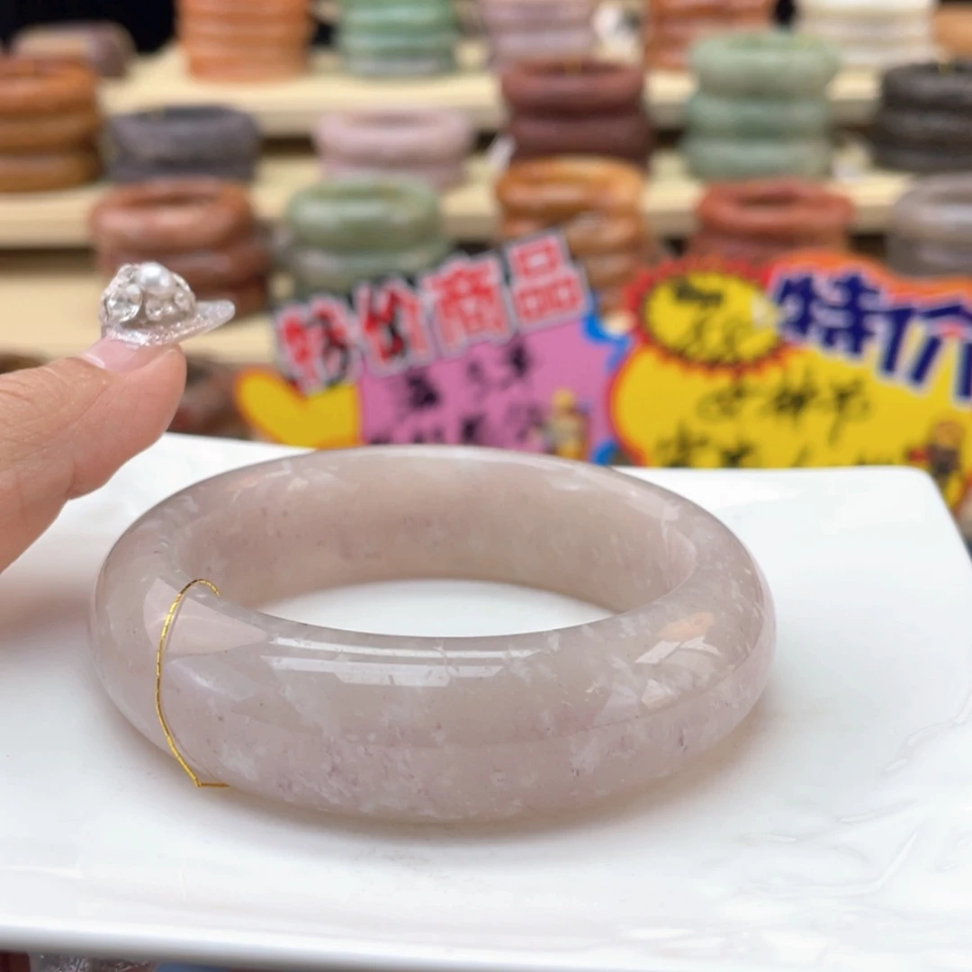 【闪购商品】石英质玉手镯未镶嵌冰**星