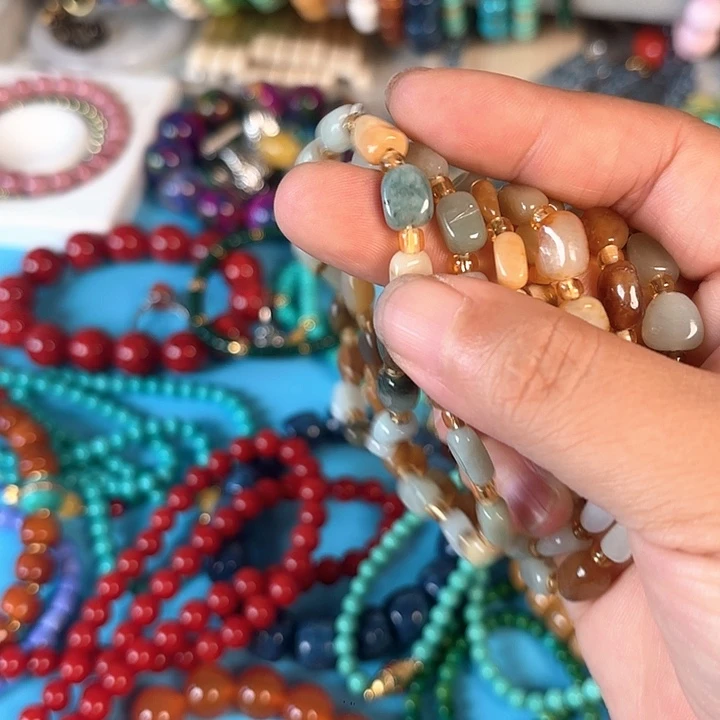 是的你在那里上班我去上班呀还是在家吗