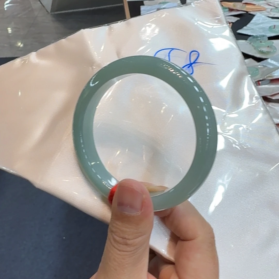 翡翠未镶嵌手镯手镯