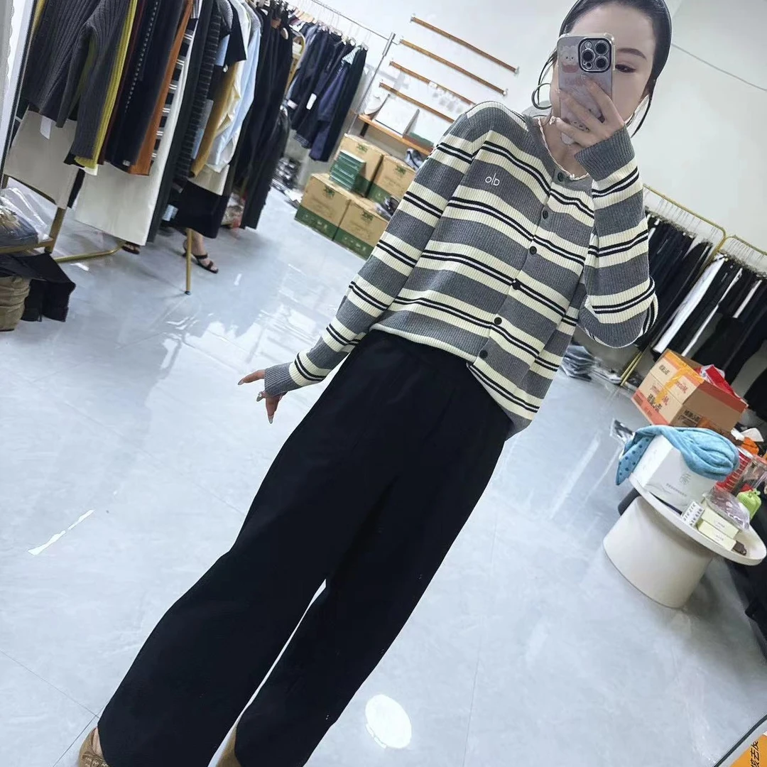 刺绣针织圆领针织衫25728