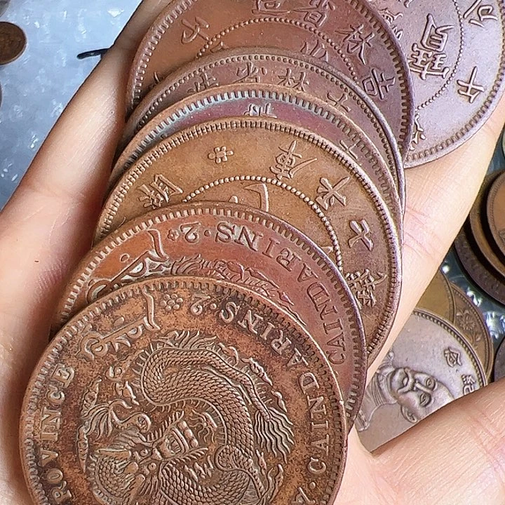 峰***司七个铜币工艺品摆件