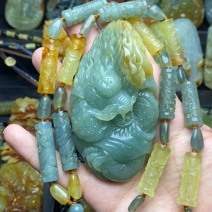 蛇纹石玉未镶嵌颈饰