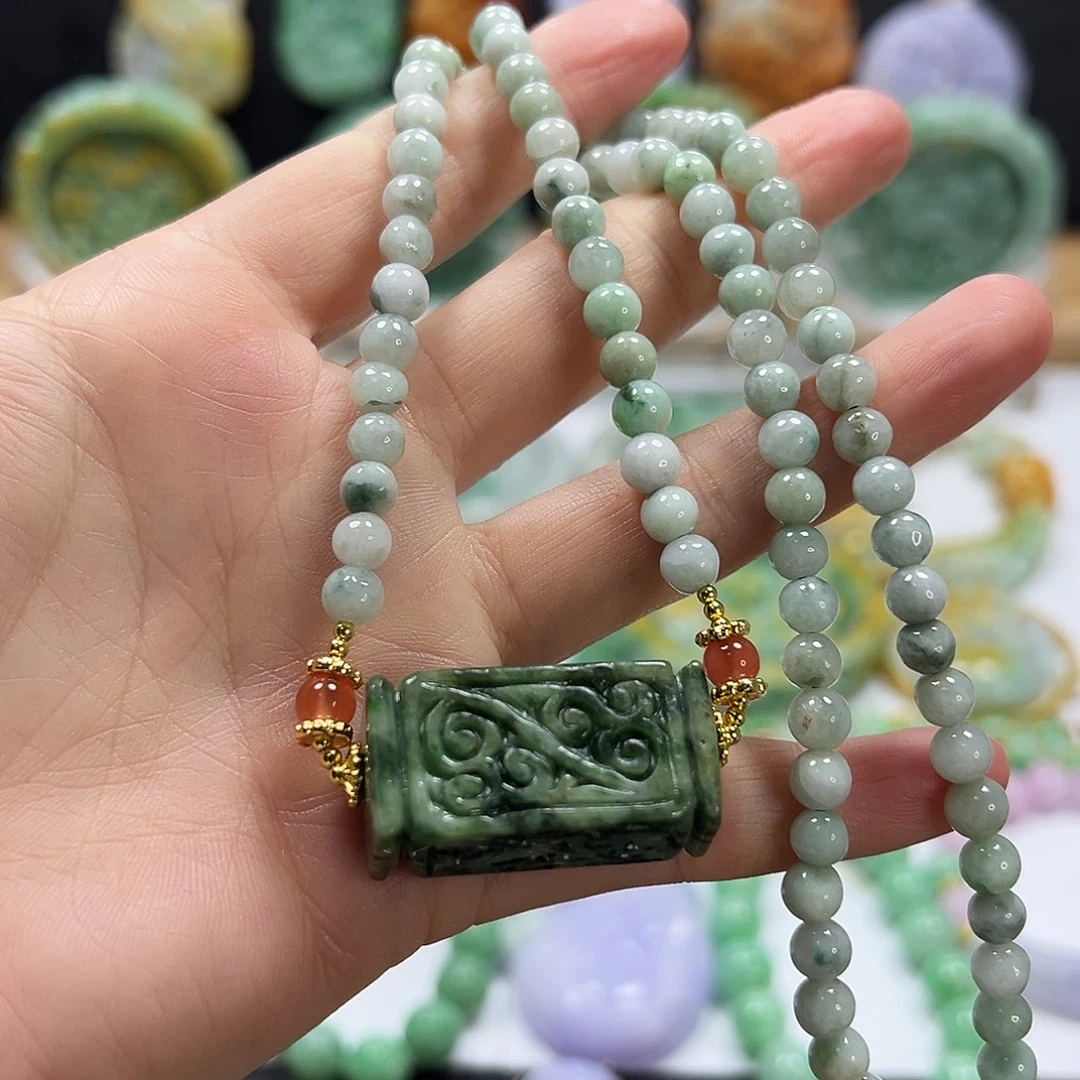 翡翠未镶嵌颈饰吊坠