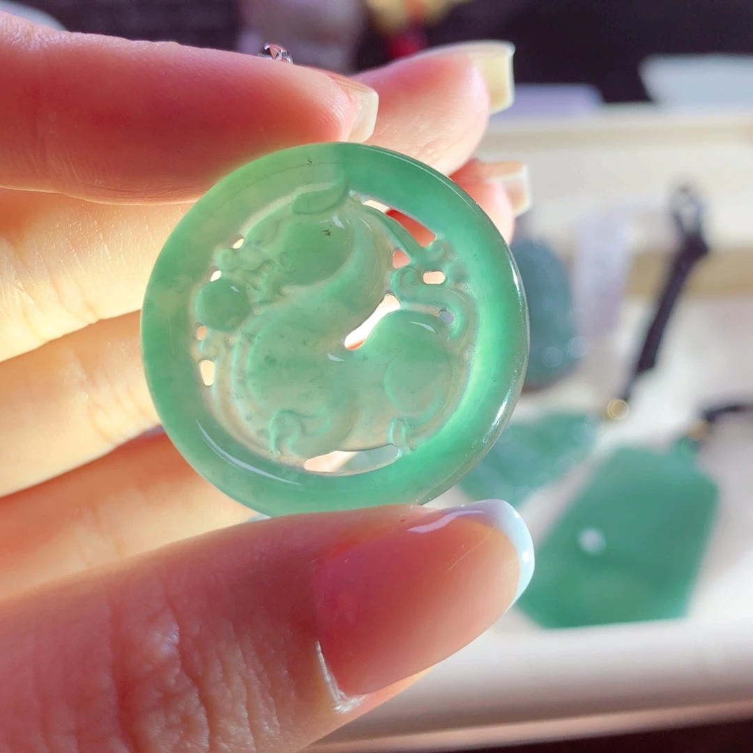 翡翠未镶嵌颈饰天然