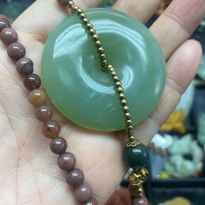 未镶嵌蛇纹石玉颈饰静**心