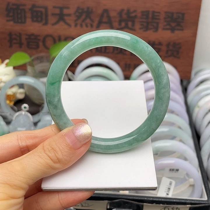 翡翠未镶嵌手镯55.5正圈