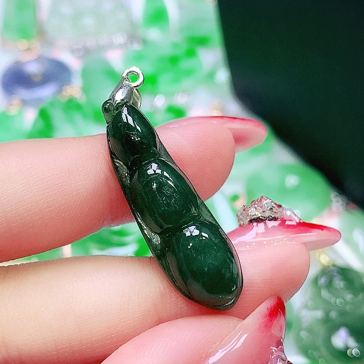 翡翠未镶嵌项圈翡翠