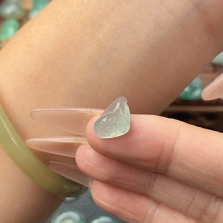 颈饰未镶嵌翡翠莲蓬
