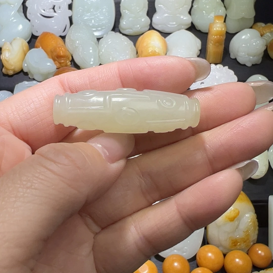 颈饰未镶嵌和田玉今**月