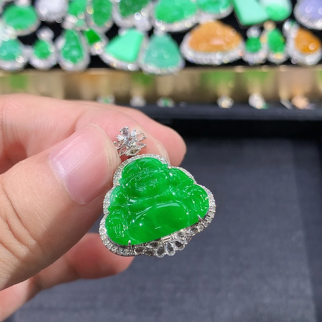 翡翠18K金镶嵌颈饰