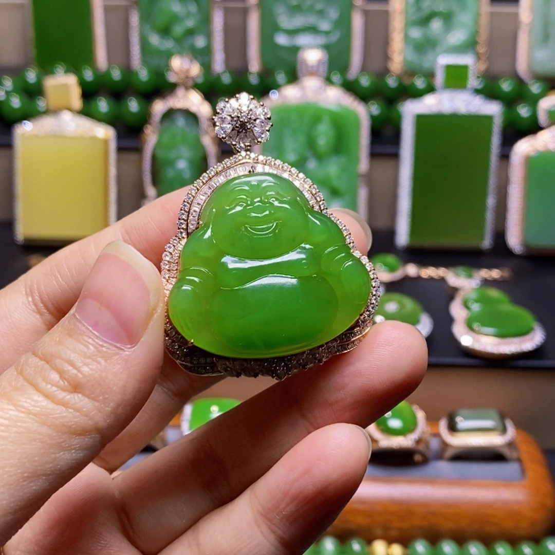 大***梁和田玉18K金镶嵌挂件