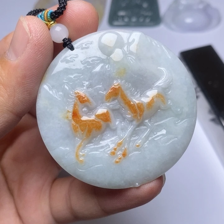 颈饰未镶嵌翡翠李*雄翡翠