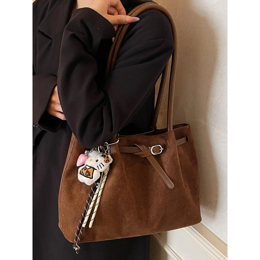 麂皮绒包包女大容量2025新款秋冬季百搭磨砂复古单肩包通勤托特包