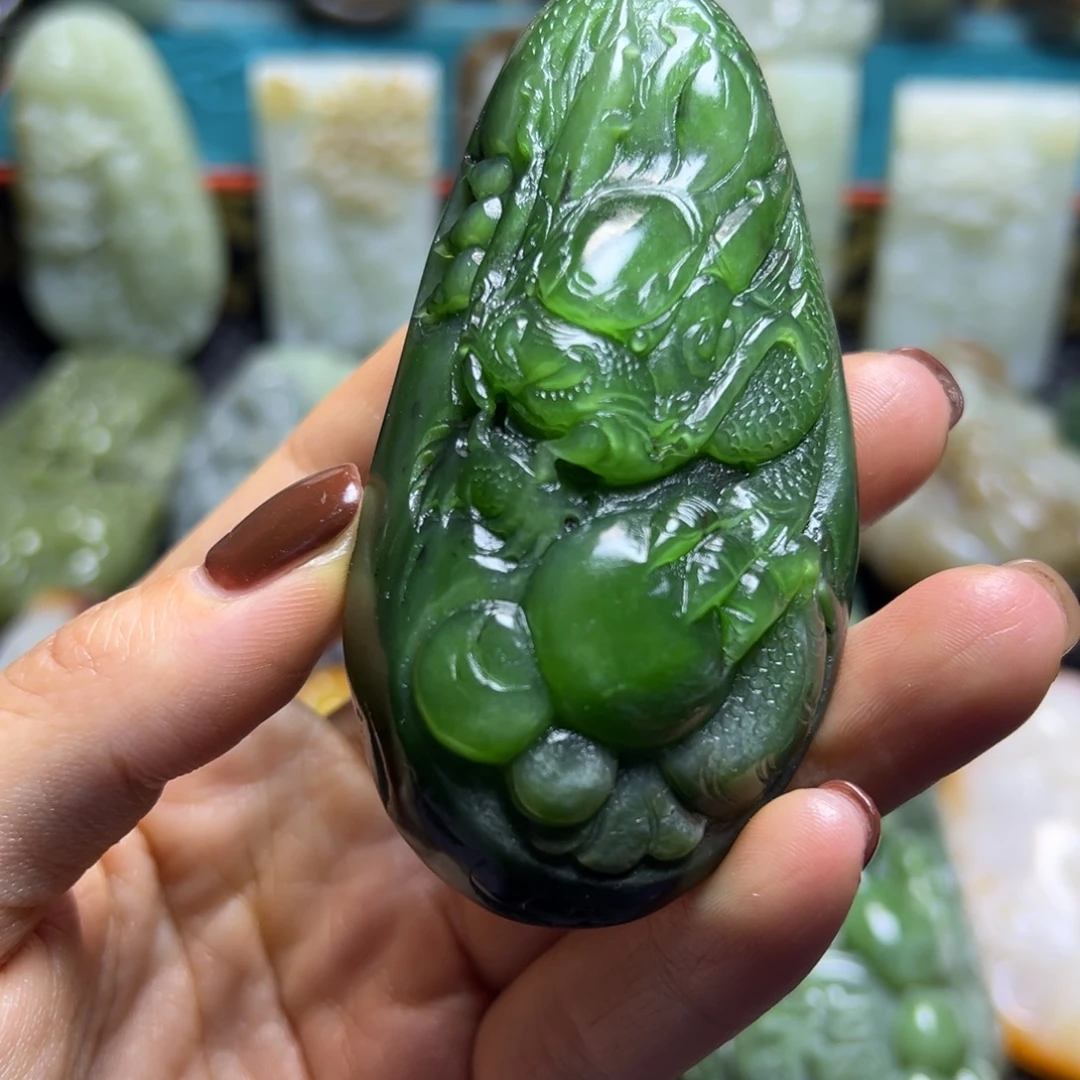 和田玉未镶嵌把件