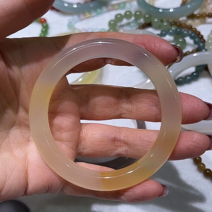 秋***枫玛瑙/玉髓未镶嵌手镯