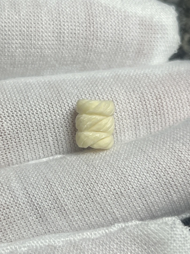 8mmx7mmx6mm天然猛犸牙手工雕刻佛塔蛇结线束手串文玩配饰复刻