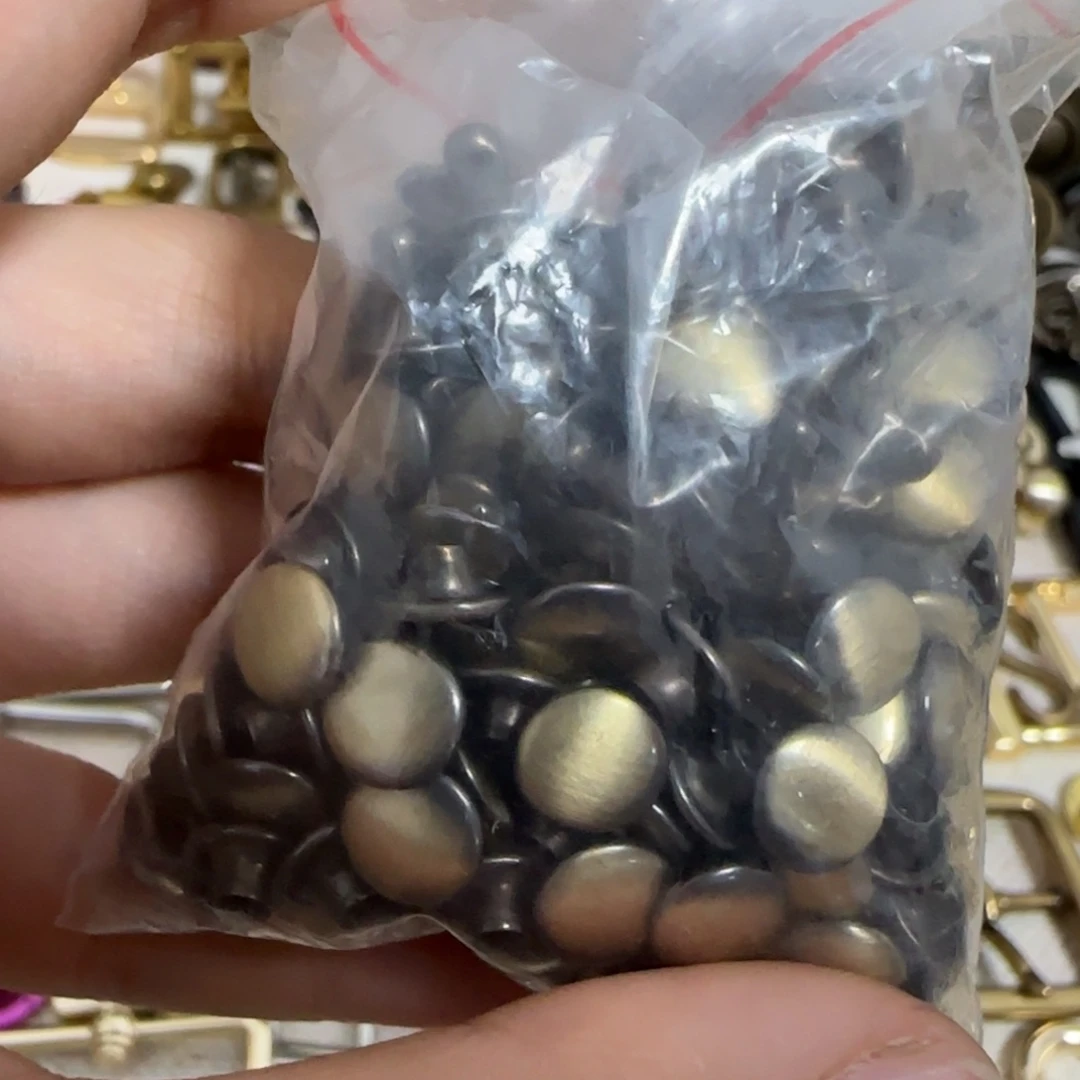 古铜色铆钉10元100套.