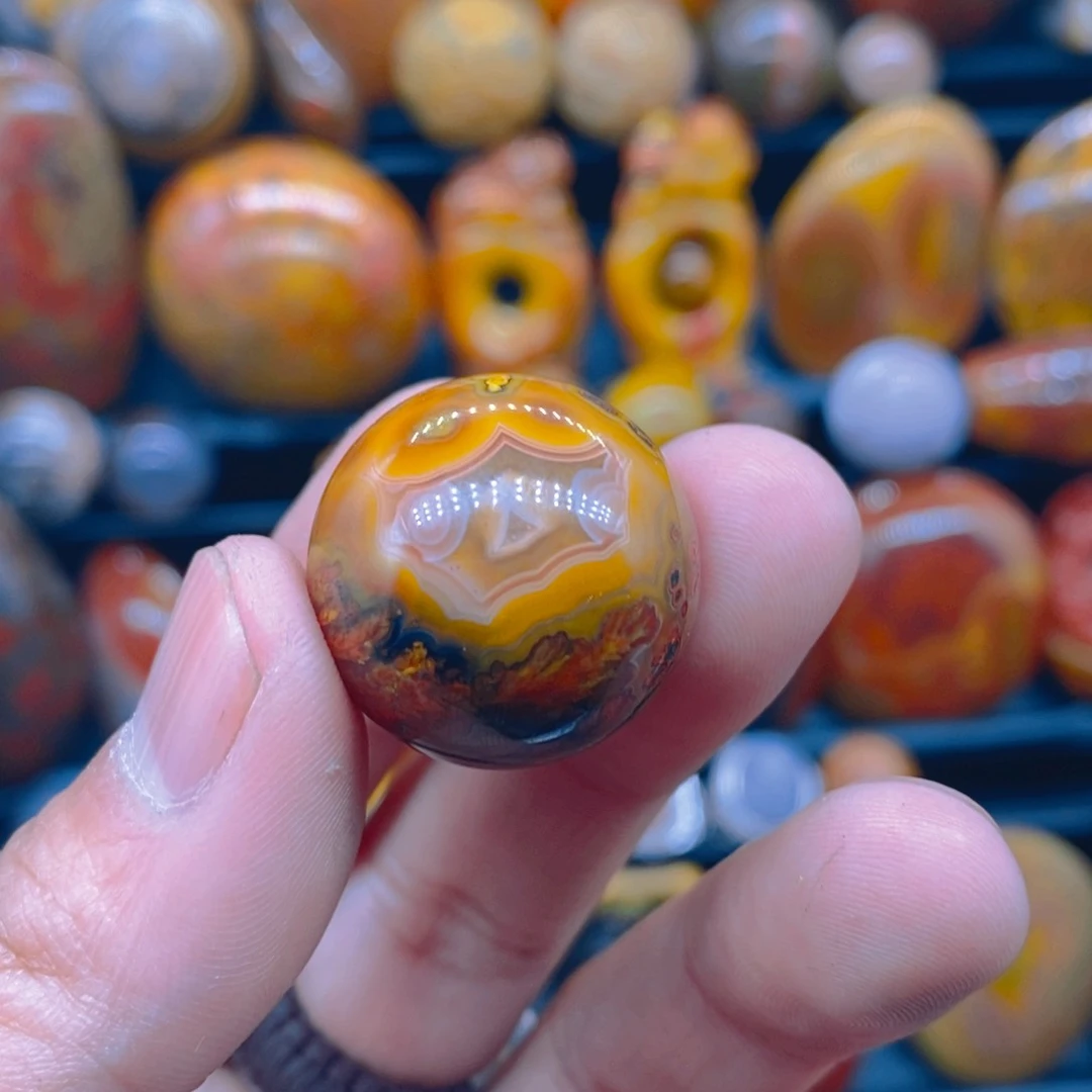 玛瑙/玉髓颈饰未镶嵌星**月