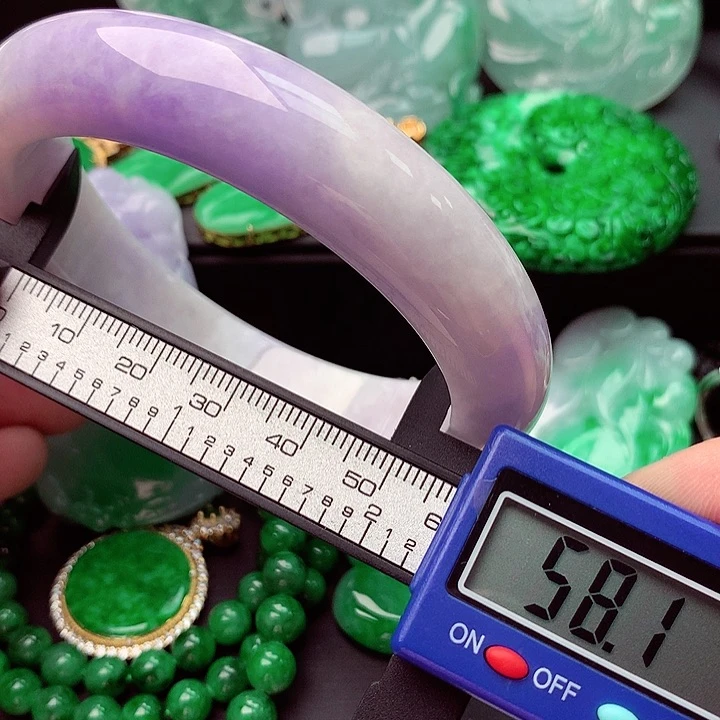 翡翠手镯未镶嵌A货