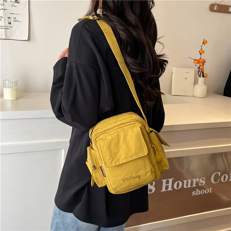 简约风单肩斜挎包尼龙布小包包轻便简约手机包小包包夏季时尚休闲