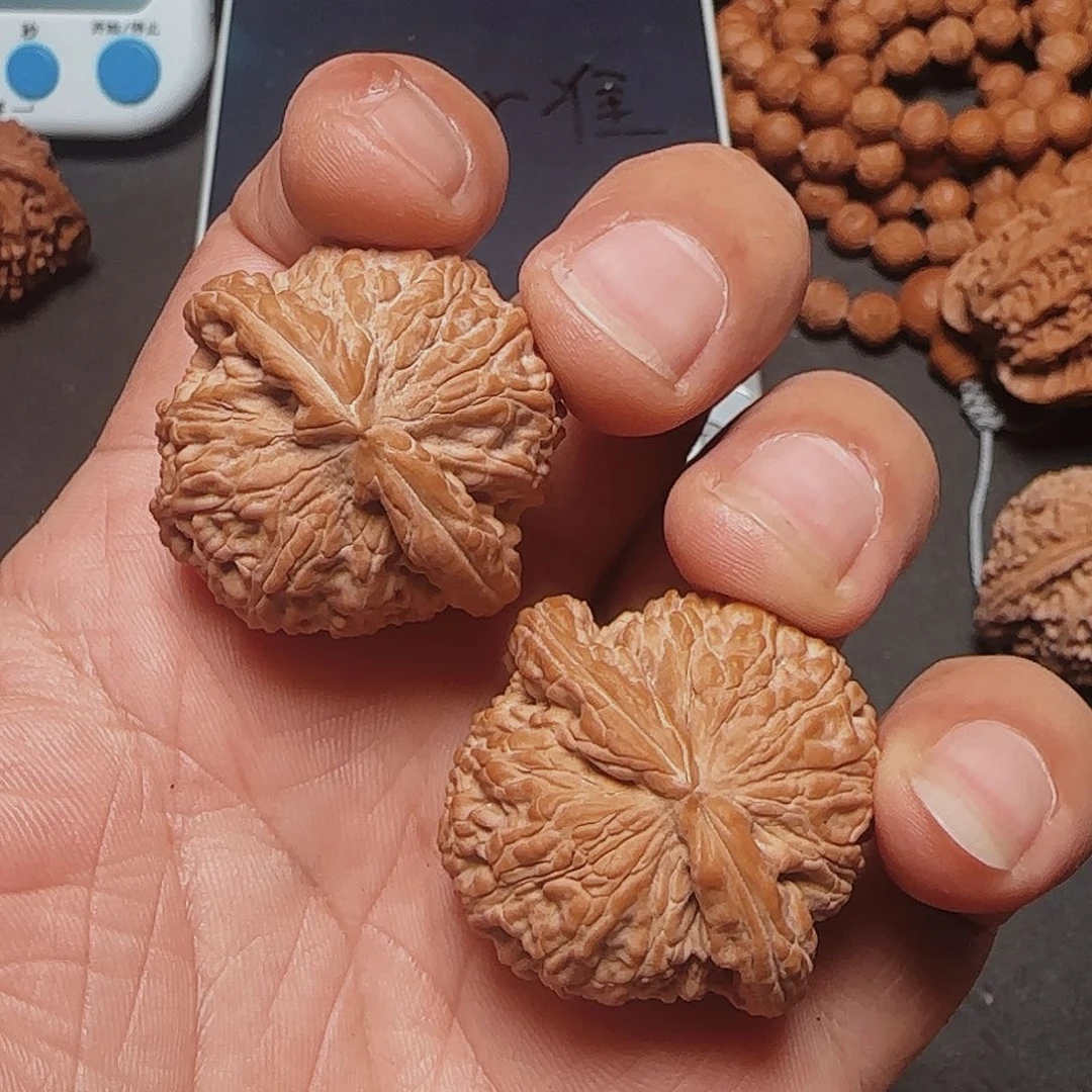 文玩核桃吊坠大**京36球白