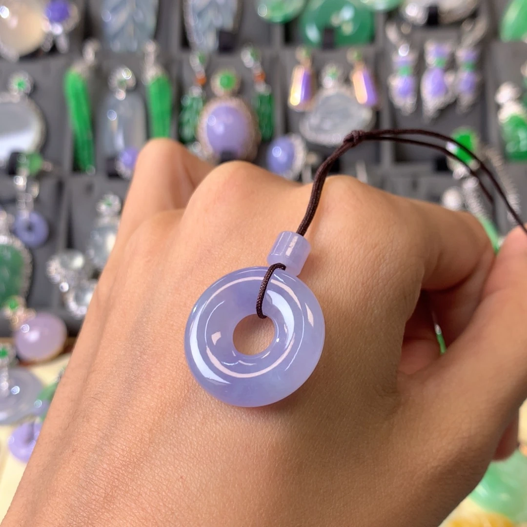 翡翠颈饰未镶嵌裸石