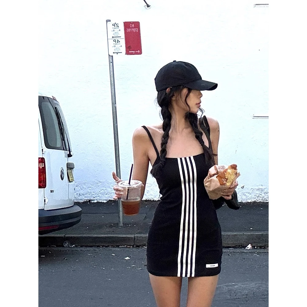 连衣裙女装洋气时髦气质辣妹黑色条纹2025夏季收腰显瘦包臀裙