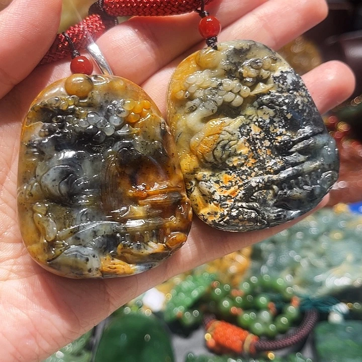 蛇纹石玉未镶嵌颈饰