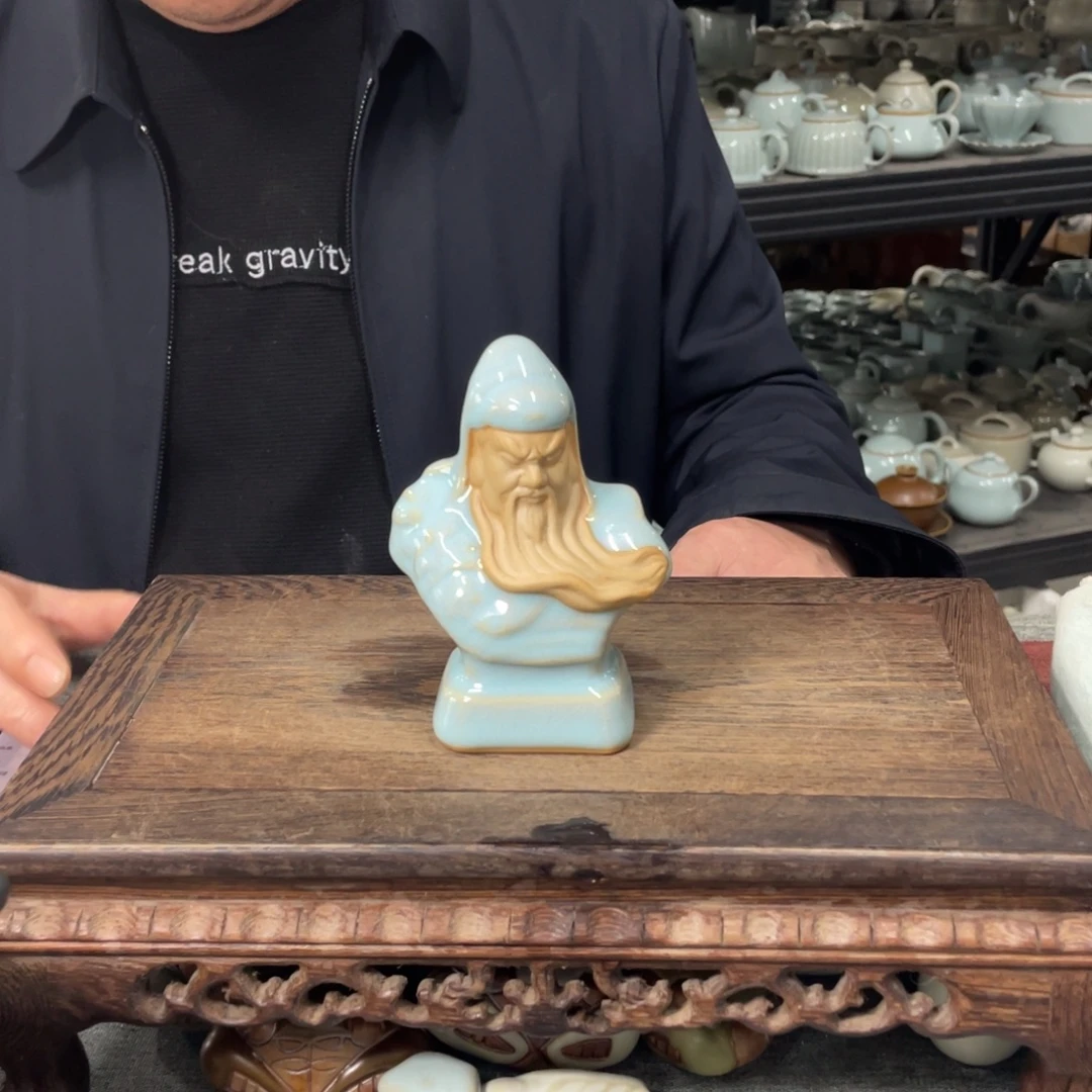 瓷片天青釉小关公